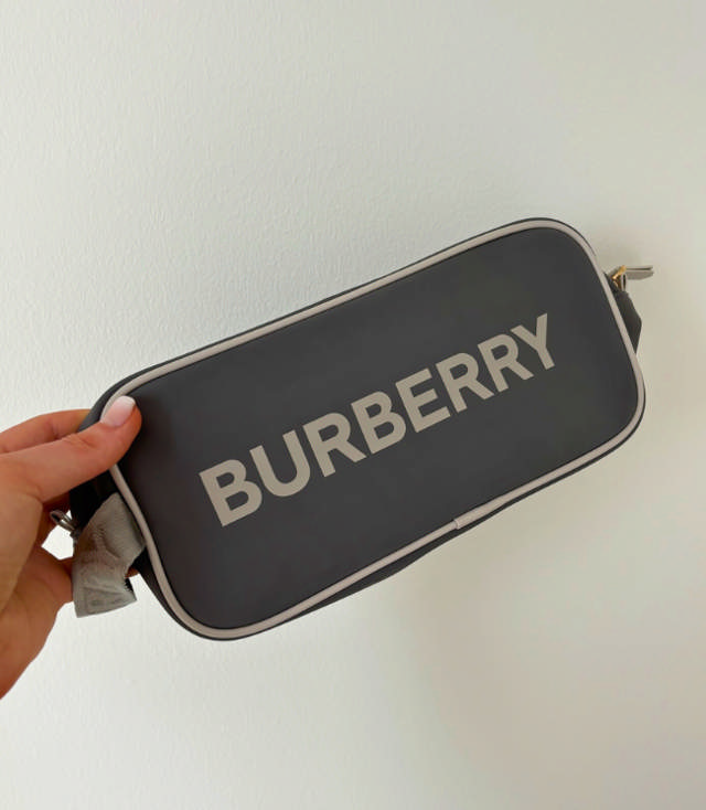 Burberry Toilettaske Grå